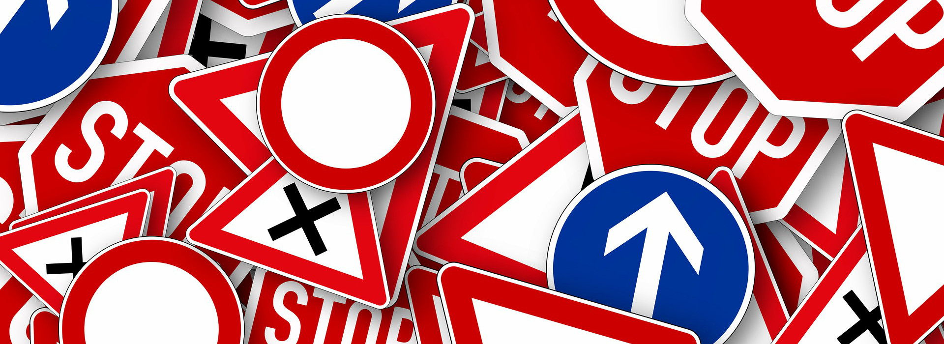 Divieto di accesso per autoveicoli: segnali, multe e come evitare sanzioni