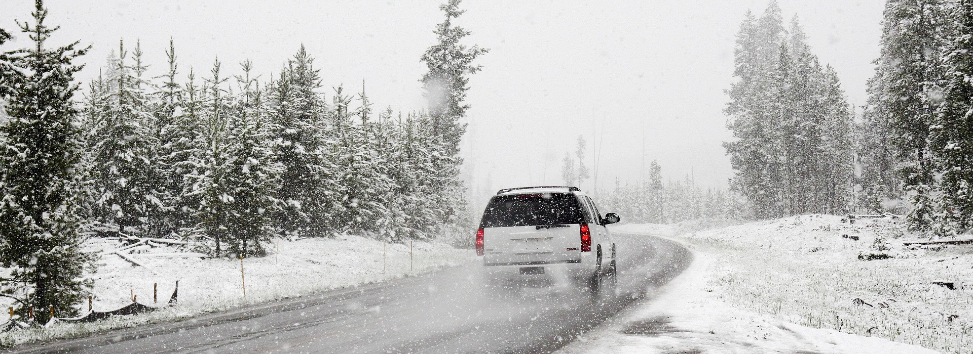 Guidare su neve e ghiaccio: i 10 errori da non fare (e come Ipergomme Besozzo può aiutarti)